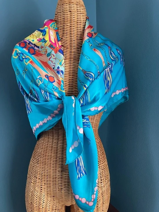 Vibrant Turquoise Silk Scarf with Tassel Print 42 x 42 - Picture 3 of 16